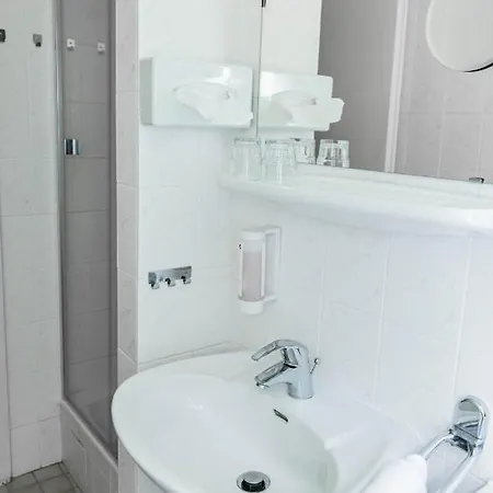 Отель Gaestehaus 3*