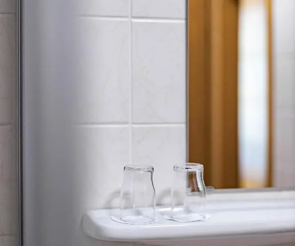 Gaestehaus 3* كورين